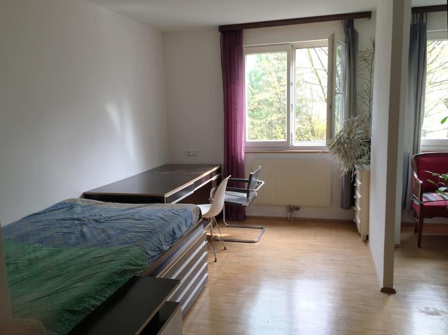 Room In Maisonette With Garden, Parking Place Вена Экстерьер фото